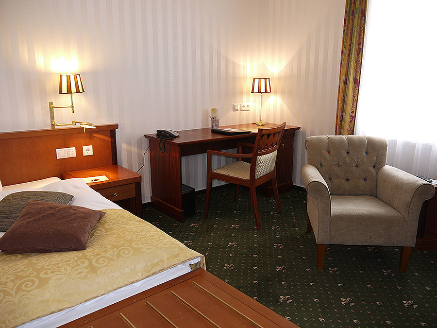 Landhotel Schwarzer Adler Suelzetal Rum bild
