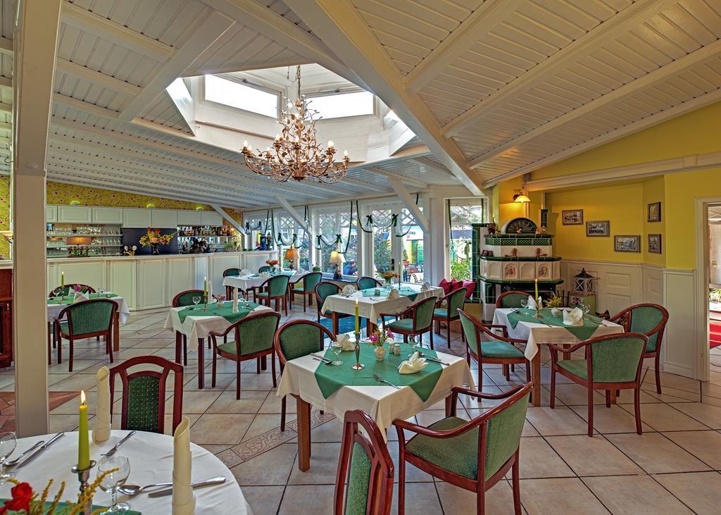 Landhotel Schwarzer Adler Suelzetal Exteriör bild