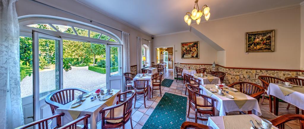 Landhotel Schwarzer Adler Suelzetal Exteriör bild