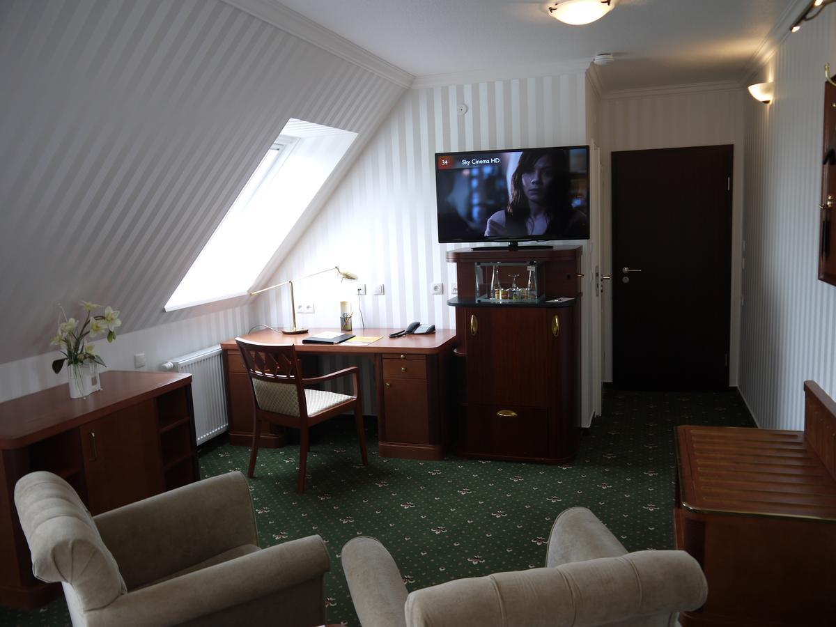 Landhotel Schwarzer Adler Suelzetal Exteriör bild